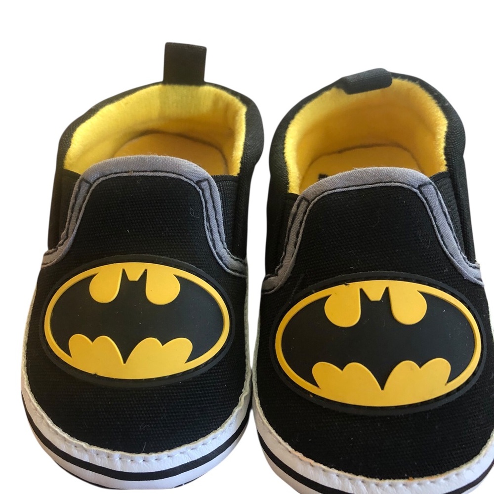 NWOT DC Comics Batman Size 6-9 months Boy Black and Yellow Sneakers